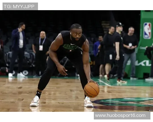 杰伦布朗打电话詹姆斯请教植发问题引发热议节目效果爆棚