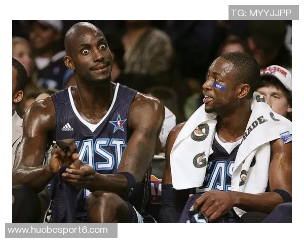 华子被韦德调侃偷学欧洲步直言要向年轻夺冠的他看齐 华子被韦德调侃偷学欧洲步直言要向年轻夺冠的他看齐